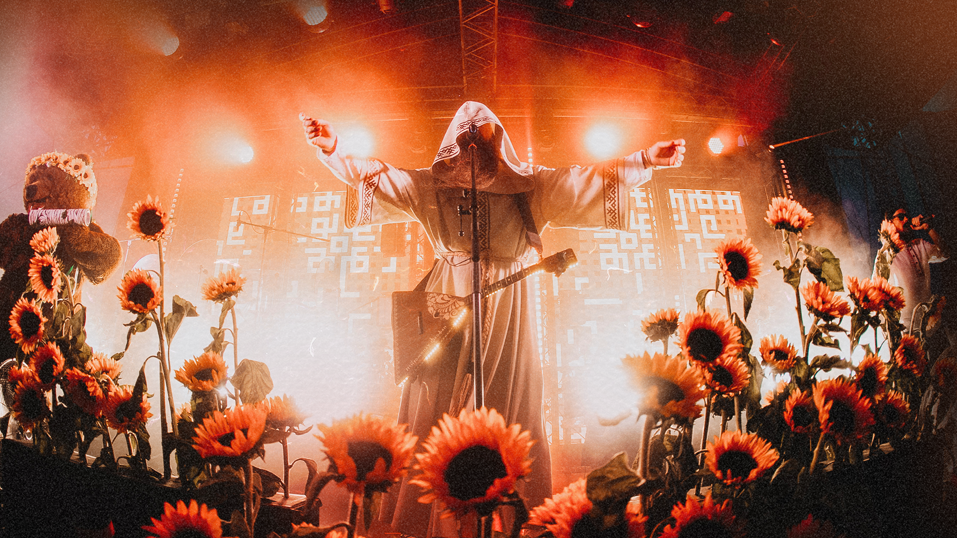 Нейромонах Феофан на крыше ROOF PLACE